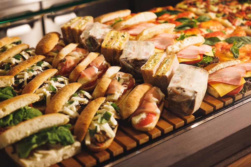 都会のオアシス〜大阪梅田のおすすめカフェあなたの人生をステージアップする垢抜けファッションコーデ提案