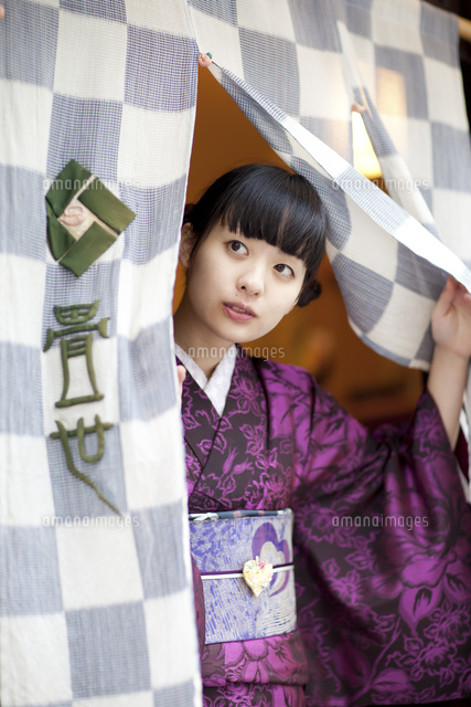 くぐる のれん 女性