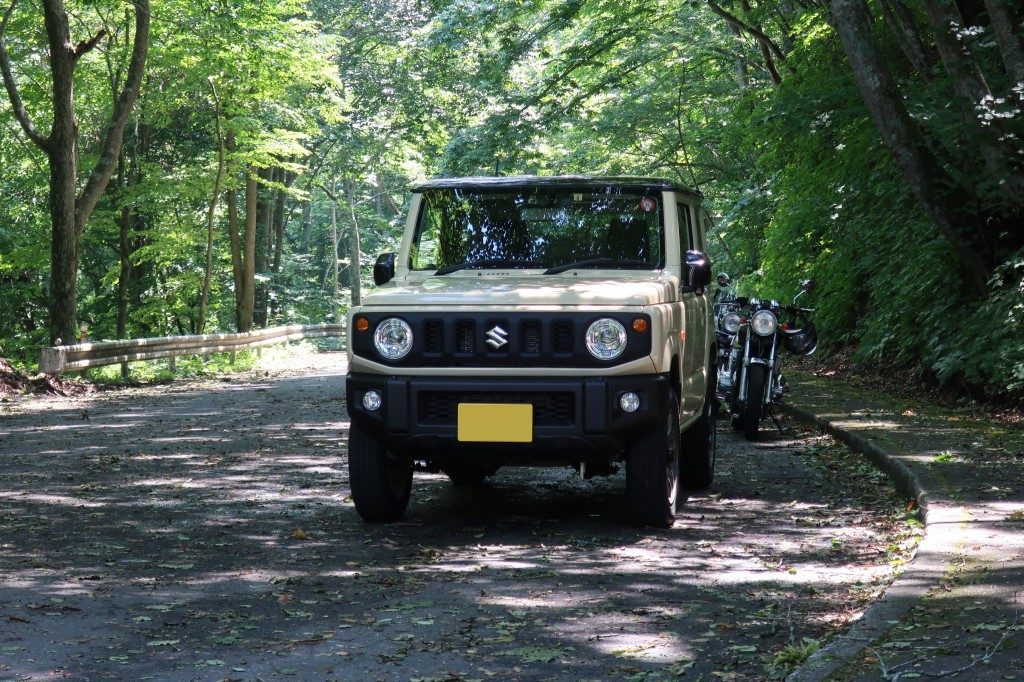 ジムニーで長距離は疲れるって本当？原因と快適に乗るための対策カービクターズ