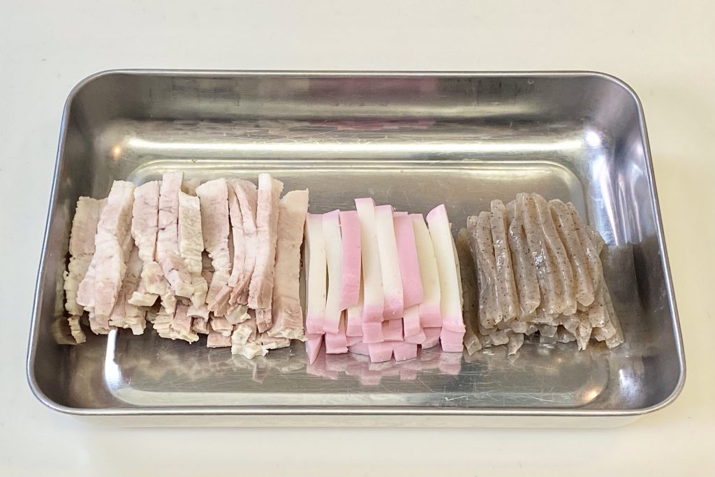 昆布を使った沖縄料理！ クーブイリチ