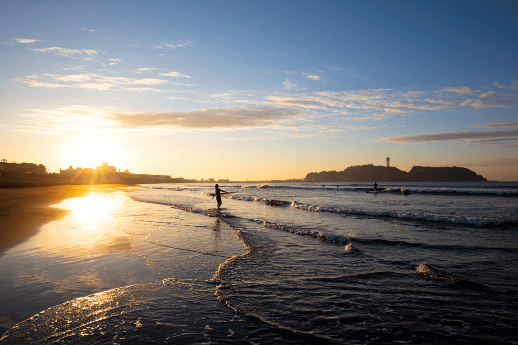 鵠沼海岸 湘南の夏が始まった。サーフィン・江の島・砂浜を見て楽しむ。』藤沢・江ノ島 神奈川県