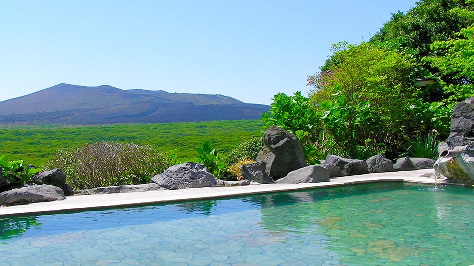 伊豆諸島までのおすすめアクセス6つの島別に徹底比較！伊豆大島・神津島・新島・式根島・八丈島ツアー販売中