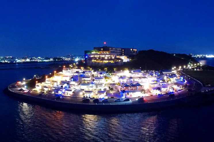 瀬長島ウミカジテラス＞沖縄の新名所で“食べる・遊ぶ・買う”を満喫那覇・本島南部のおすすめ観光・レジャースポットなら旅色