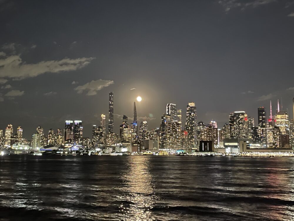 ニューヨーク、マンハッタン夜景 アメリカ合衆国ニューヨーク州ニューヨーク市の写真素材81374084- PIXTA