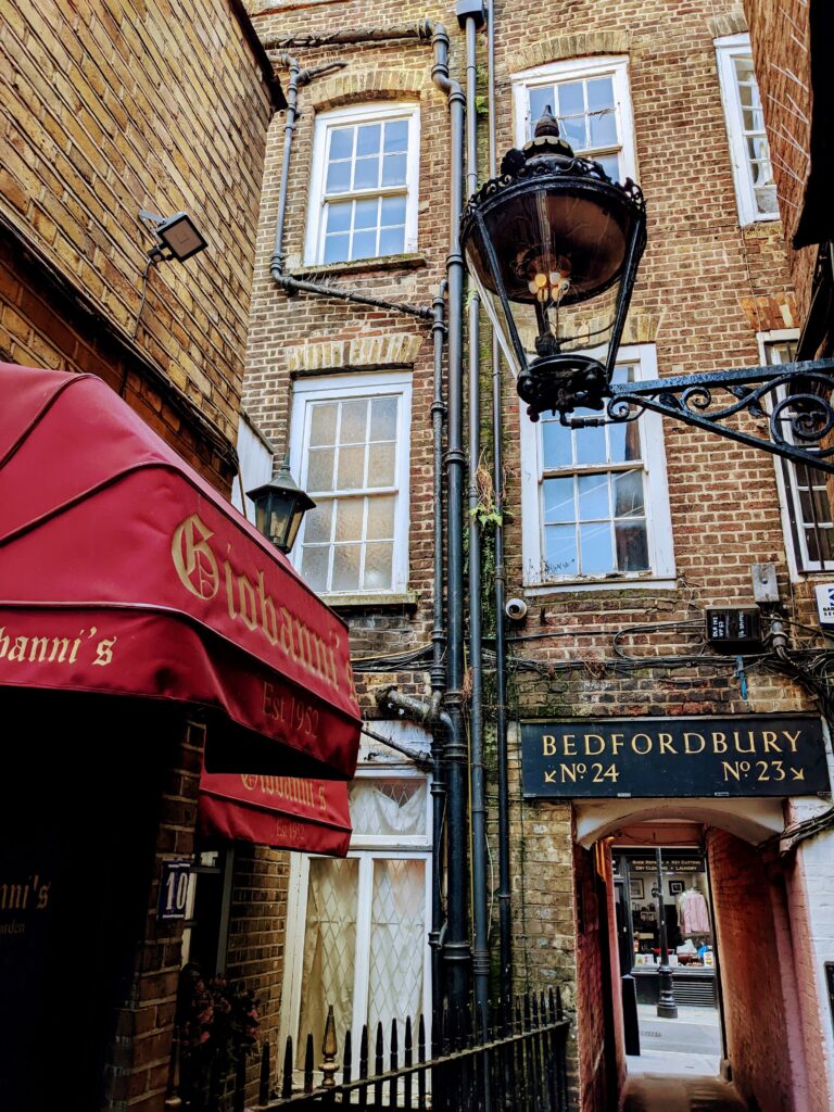 映画 「ロンドン特捜隊」プラモとミニカー時々柴犬のブログ2