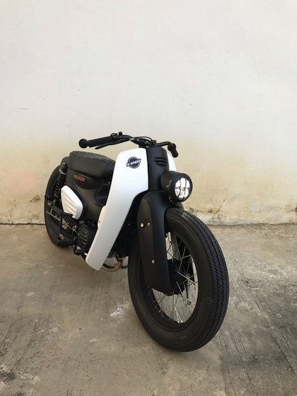 レトロモダン まるで小さな怪獣「Honda スーパーカブ50」ってこんなおしゃれで楽しかったっけ？！ –