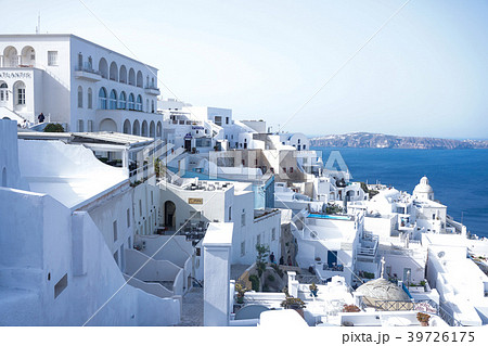 一瞬で恋に落ちる白い街並み！ギリシャの白い宝石への誘い エーゲ海に浮かぶ3島めぐりサントリーニ・パロス・ミコノスとアテネ10日間♪☆空港～ホテル間の送迎付☆エミレーツ航空利用