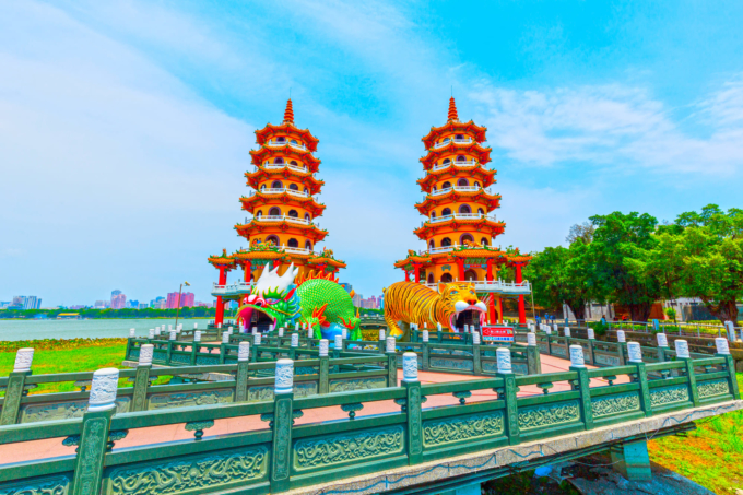 台湾🇹🇼高雄×龍虎塔 ⠀ ココドコ！？シリーズ💫⠀ ⠀