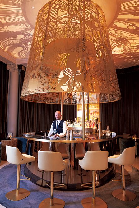 リッツ・パリで一流のサービスと伝統のブラッスリー料理を。 パリのマイベストレストラン Bar
