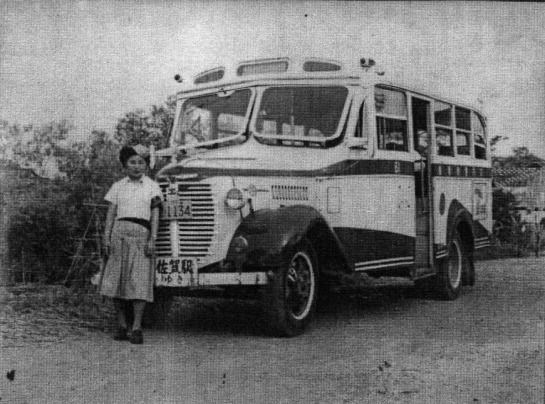 本日１４日 くりこま夜市 送迎用にボンネットバスも走るよ ケロサカさんが車掌 ２０時閉店予定ですにじくじら