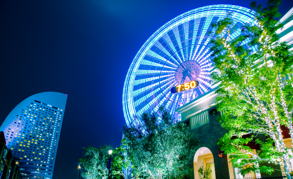 夜の観覧車、コスモワールド、横浜、神奈川県の写真素材214882567 毎月1点無料 フリー