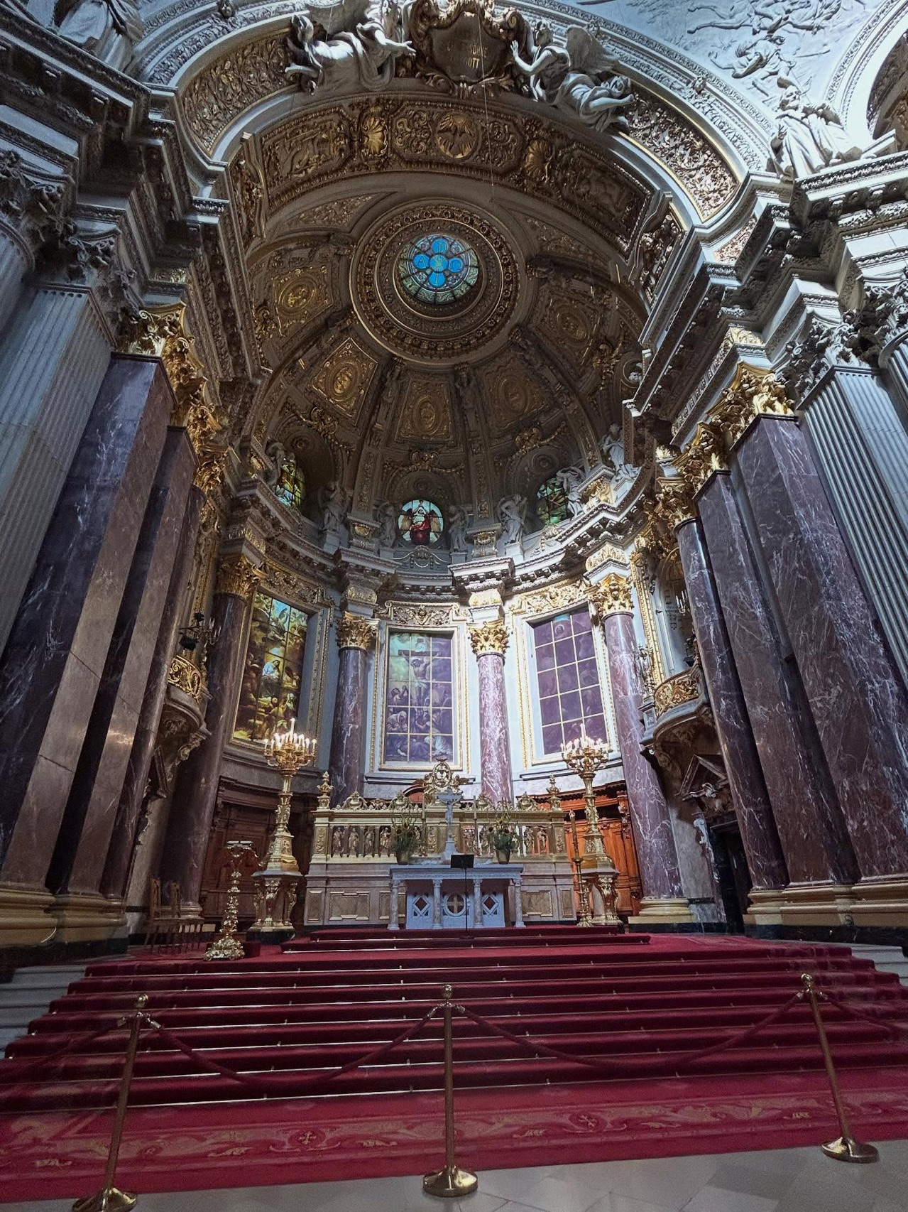 旧博物館の銅像とベルリン大聖堂写真アールクリエーション