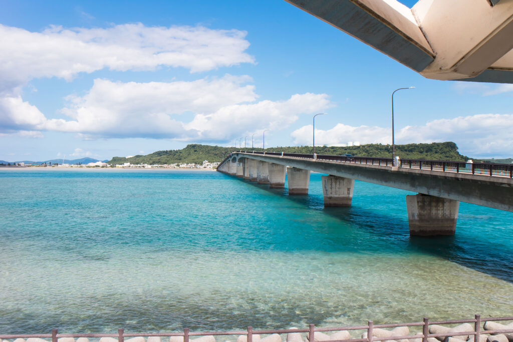 うるまいろ 浜比嘉大橋 3 上空から眺める浜比嘉大橋ドローン空撮