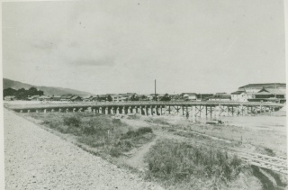 爆撃被害建材の再活用橋梁―本川橋、九十九橋土木学会 選奨土木遺産