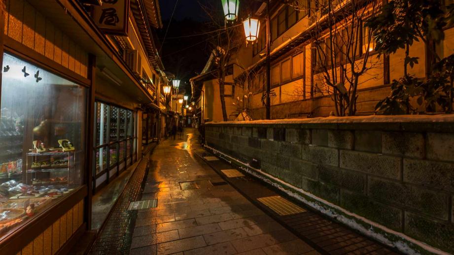 湯田中温泉散策の見どころは？駅前でのランチや無料の足湯と外湯巡りもご紹介！Something Plus