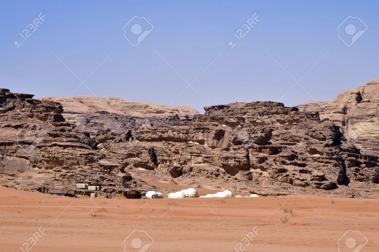 ヨルダン おすすめの3カ所を回る！ぺトラ・ワディラム・死海3日間 アンマン発 英語 宿2泊+ツアー