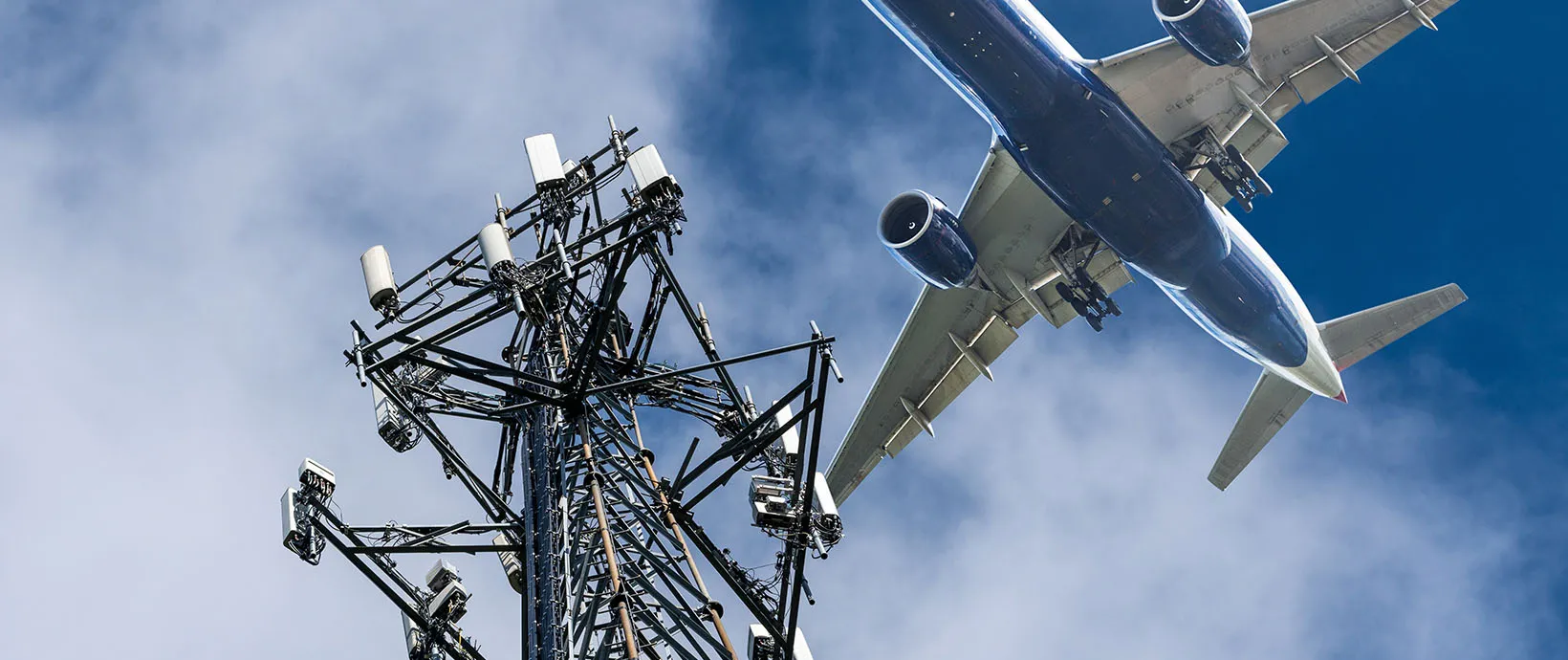 飛行機でスマホを機内モードに切り替える必要はもはやない - GIGAZINE