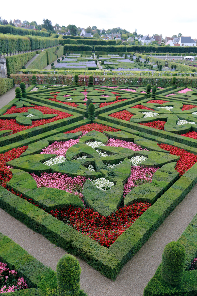 晩秋のロワール渓谷古城巡り 4 暖炉の火が優しい「ヴィランドリー城」を彷徨い、美しく甦ったルネサンス様式の美しい庭園を散策する。』ヴィランドリー