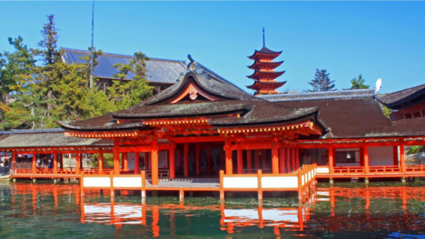 広島県 日本三景に数えられる広島の定番スポット。世界遺産「宮島・嚴島神社」の巡り方