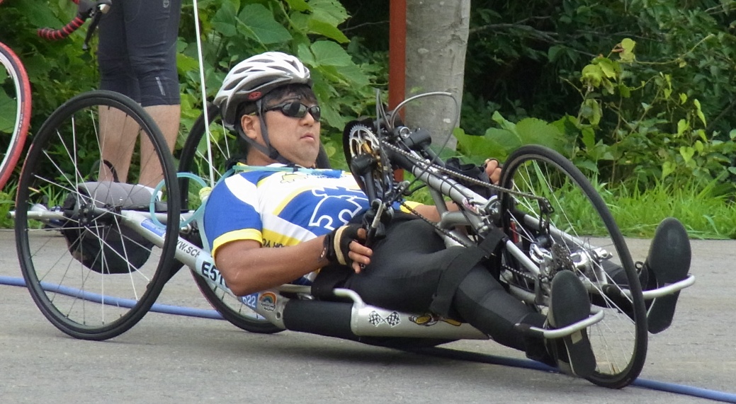 手こぎ足こぎ 三輪自転車 アムトライクアビリティーズ・ケアネット 株