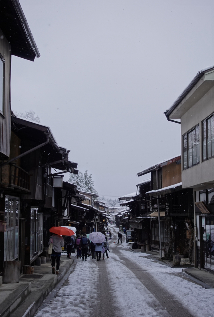 美しすぎる雪の降り積もる奈良井宿☃️ .​​ Narai-juku, where