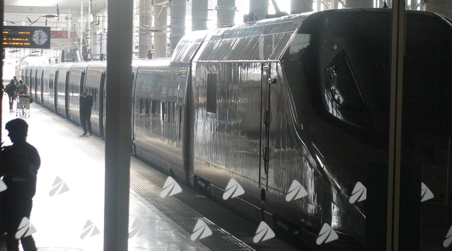 マドリード・アトーチャ駅からバラハス空港まて約30分と利便性が良いスペインのrenfe 国鉄 を利用しました!!』by