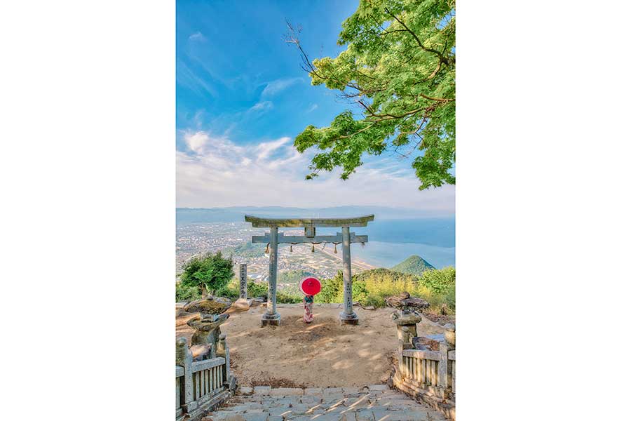金賞は天空の鳥居「倉岳神社」から眺める夜景と初日の出！第153回口コミ付き観光写真コンテスト結果発表 - たびかん 観光スポット検索
