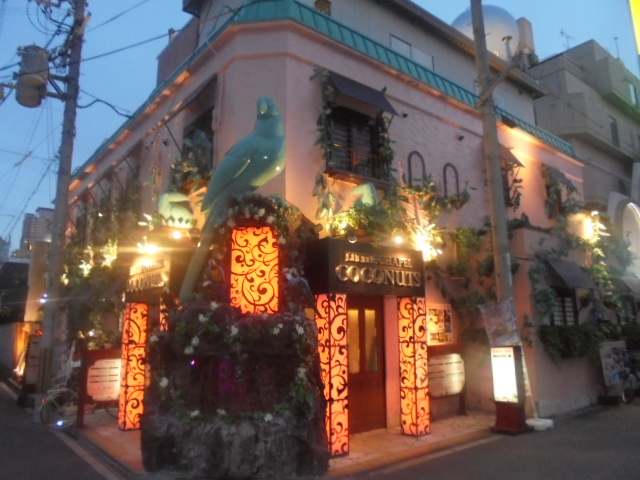 リトルチャペルココナッツ天王寺店舗情報！ ⁡ ご宿泊のご参考に是非ご覧下さい🤲🏼 ⁡ てんしばから徒歩1分のカラオケ歌い放題🍻全室ファインバブルシャワー完備♡