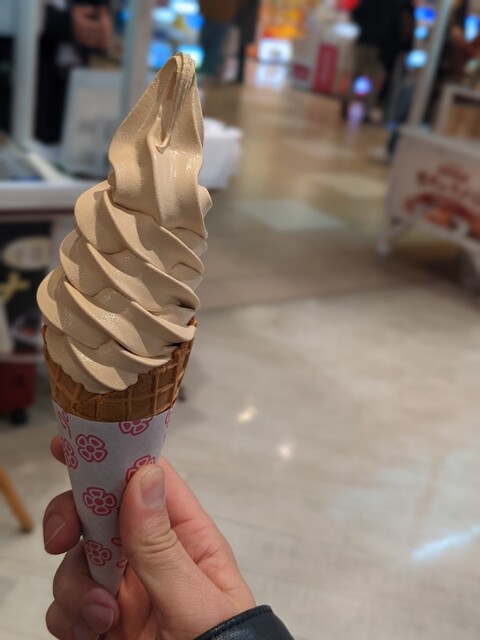 新千歳空港 新千歳空港店北海道産の素材を活かした手造りのスイーツやチーズ、生キャラメルの製造販売なら花畑牧場