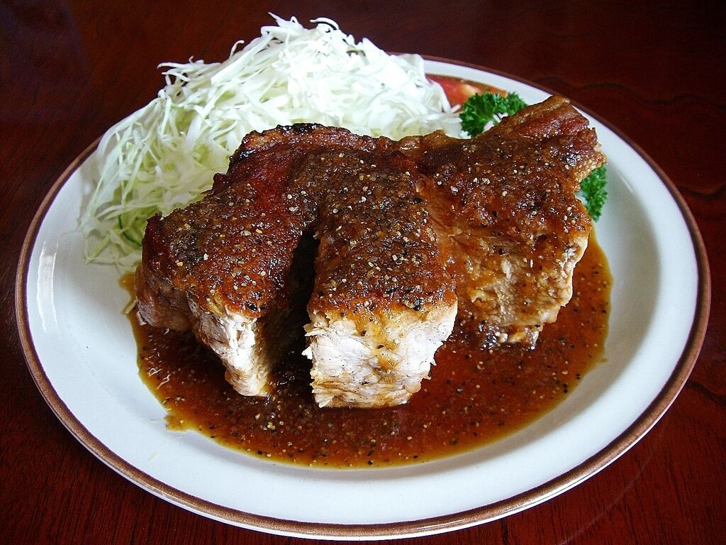 バナナマンのせっかくグルメ 巨大な肉の塊エアーズロック ポークステーキ定食『安国屋』