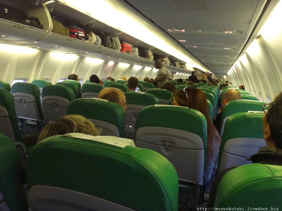 格安航空会社の機内持ち込み規定 - Hostelworld