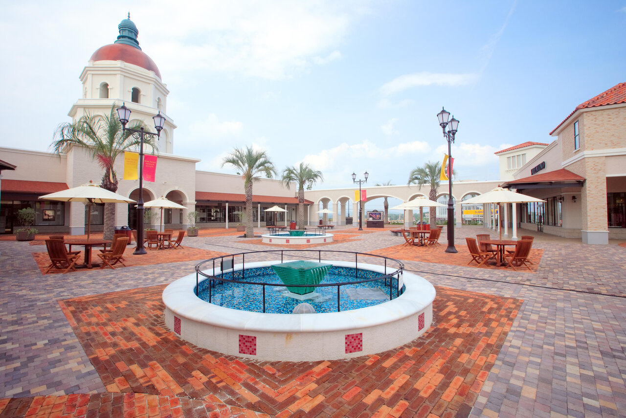 タリーズコーヒー&TEA 御殿場プレミアム・アウトレットヒルサイド店TULLY'S COFFEE &TEA-