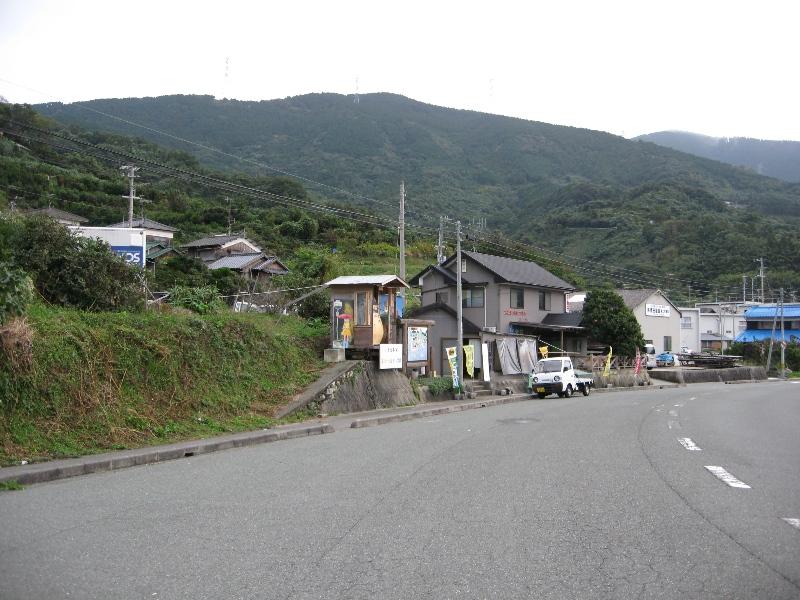 トトロのいるバス停 - 九州大図鑑