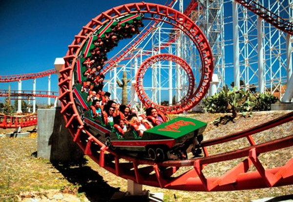 LA旅行記 ディズニーランド 対 シックスフラッグス マジックマウンテンハワイのタイムシェア物件を専門に売買している不動産会社「くじら俱楽部」