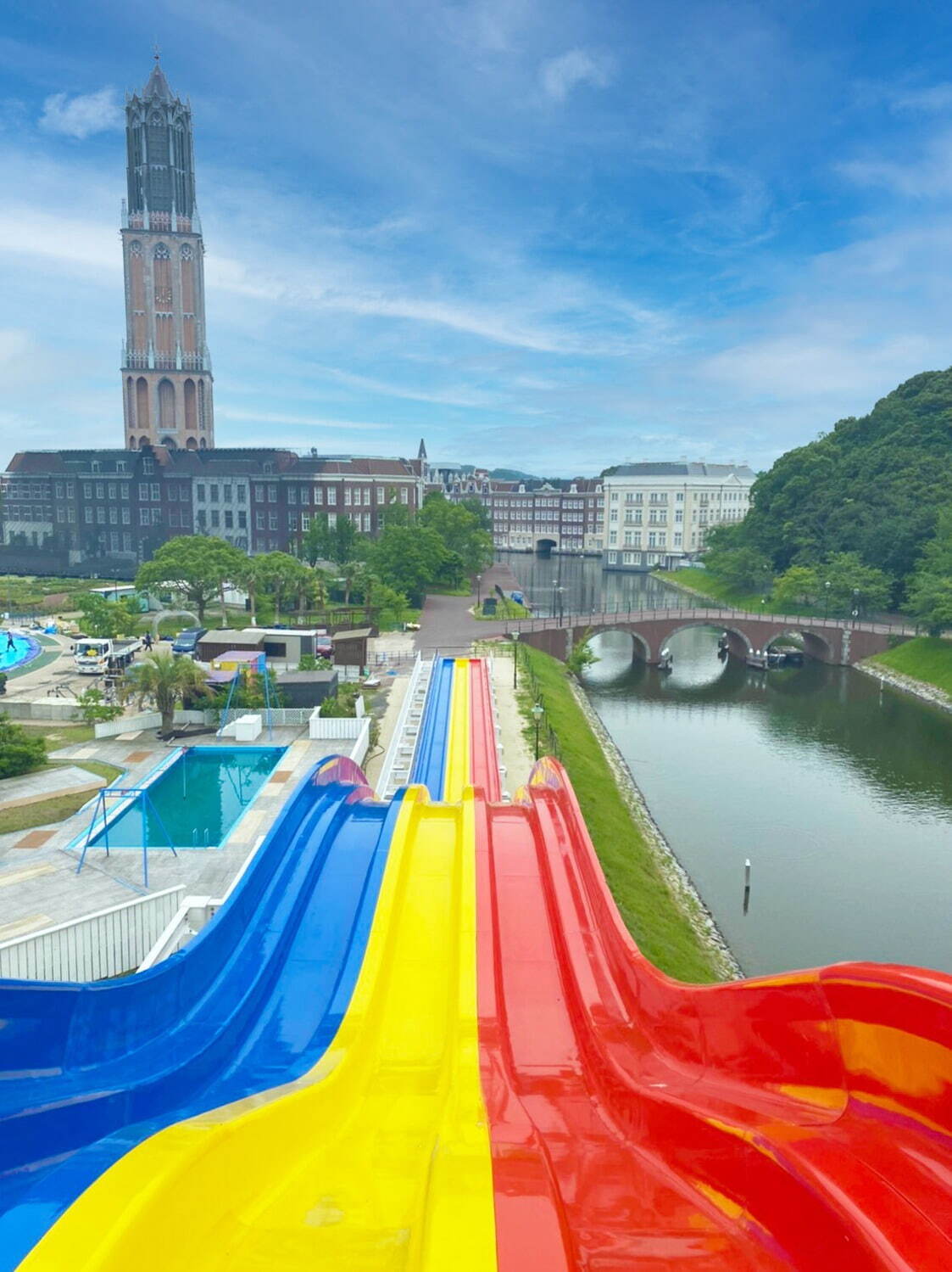 ナイトプール&スシローのお皿浮き輪も！ハウステンボス 屋外リゾートプール「ガーデンプール」