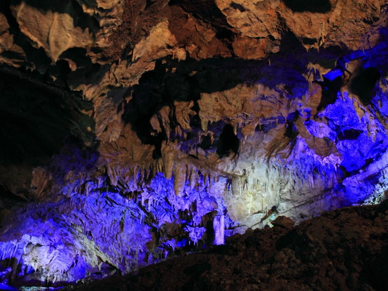 大自然の神秘！日本全国の鍾乳洞と探検してみたい洞窟23選