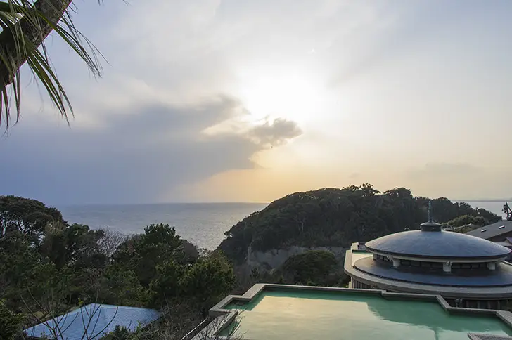 江ノ島の崖のフリー写真素材 無料画像