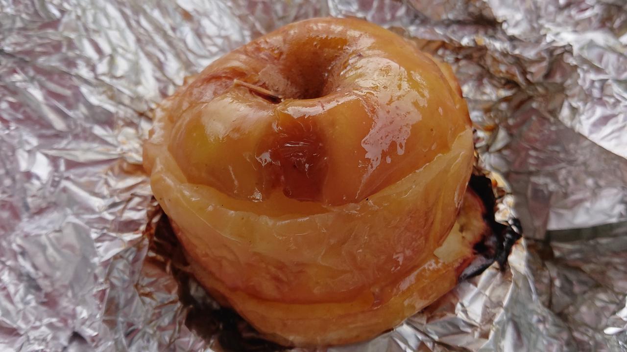 キャンプ飯 ビール缶でチキンの丸焼き レシピ・作り方Tasty