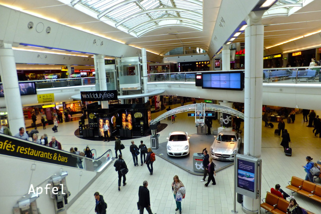 ロンドン・ガトウィック空港、予約制のプレミアムレーンを設置 料金は約2300円レスポンス Response.jp