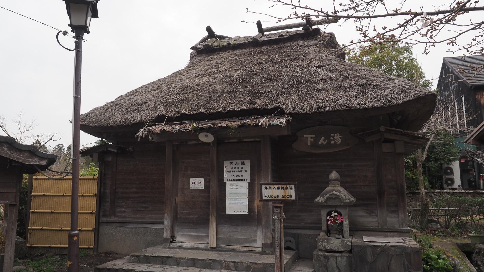 駅直結で日本酒三昧！ KITTE大阪 でハシゴ酒におすすめの3軒Sake World