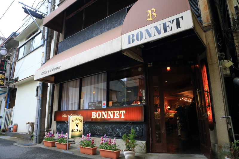 熱海駅前の平和通り商店街 静岡県179824793 の写真素材 - アフロ