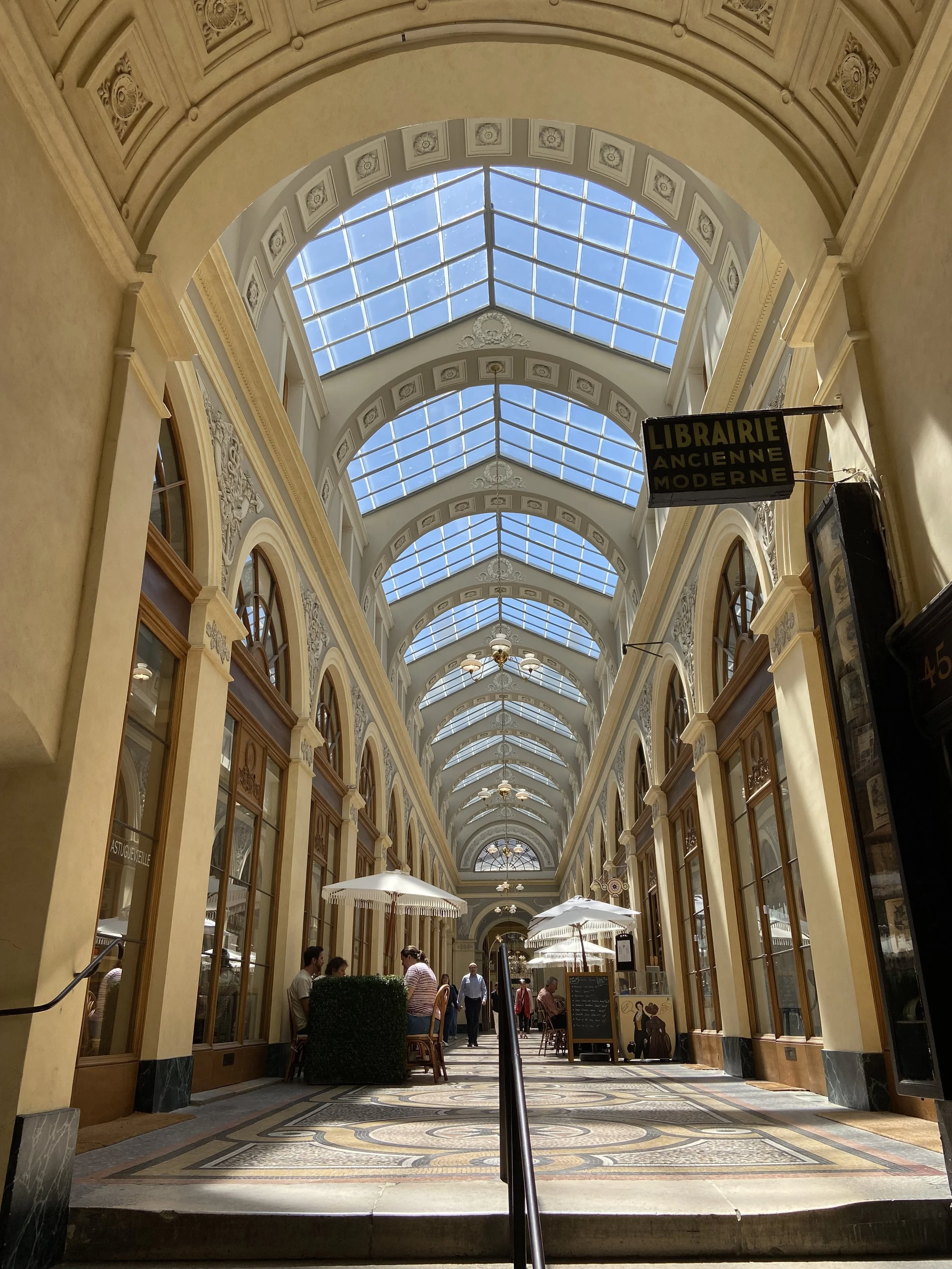 暮らすように旅するパリアパルトマン生活を楽しむ