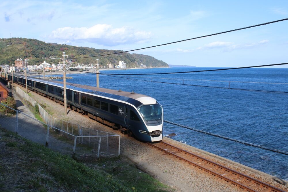 サフィール踊り子に乗って伊豆の旅へ！座席や車内の過ごし方をご紹介JREメディア