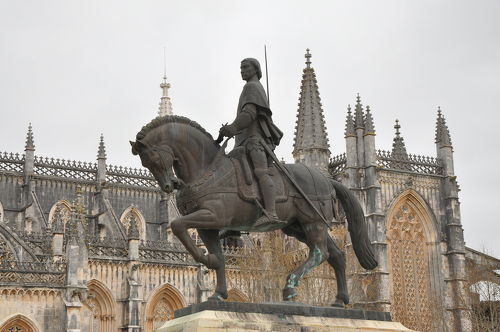 ポルトガル世界遺産 バターリャ修道院ゴシック建築の傑作！ –