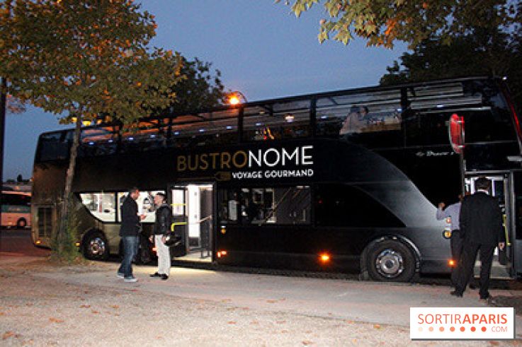 パリで絶賛！進化したパリ観光レストランバスツアーBustronome – Jams