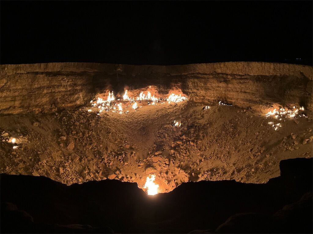 写真特集：燃えさかる「地獄の門」、トルクメニスタンの神秘 6 7- CNN.co.jp