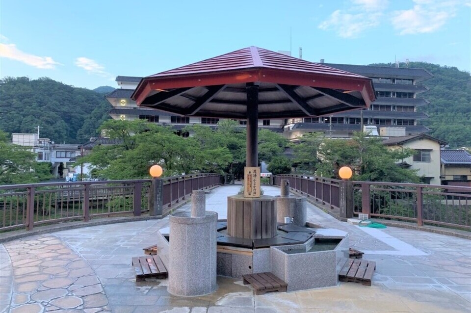 兵庫発 人気の日帰り・宿泊バスツアー たび比較なび