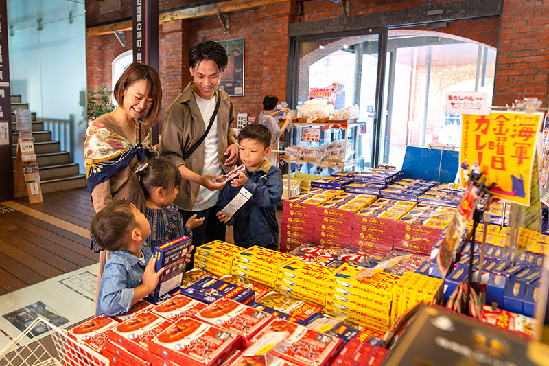 舞鶴市＞里帰りのお土産は決まりましたか？赤れんがパークにご当地グッズがいっぱい！北近畿のグルメ・イベント情報は「kininaru北近畿」