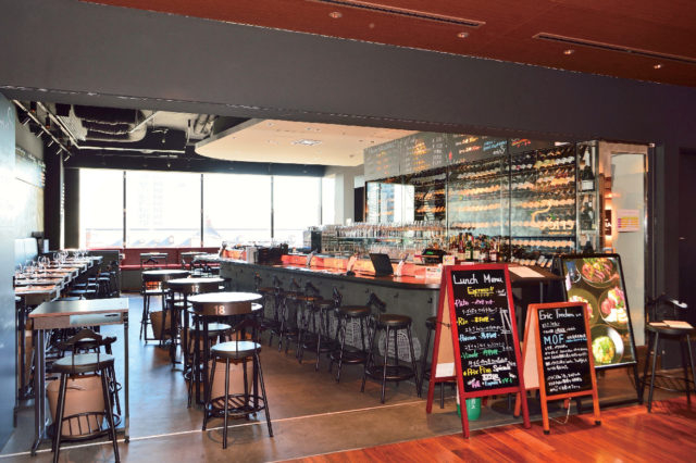 泊まれる文化財、東京駅舎内 東京ステーションホテル へ。名物の赤レンガ色カクテルも要チェック！Hanako Web