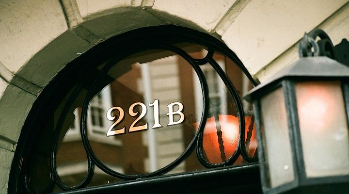 英サマセット・ハウスのスタンプ階段とレストラン「スプリング」地球の歩き方